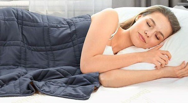 Meilleure couverture lestée refroidissante : La couverture lestée idéale pour les dormeurs chauds