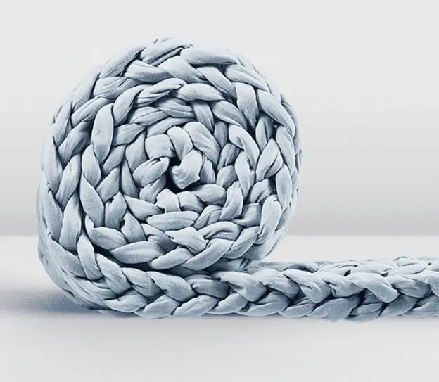 KNIT COUVERTURE LESTÉE APAISANTE - rafraîchissante Couverture lestée apaisante made from Organic coton - 42x72 15 lbs or 60x80 20 lbs - Plusieurs couleurs disponibles - Blue Luna (Light Blue) -42'' x 72''15 lbs